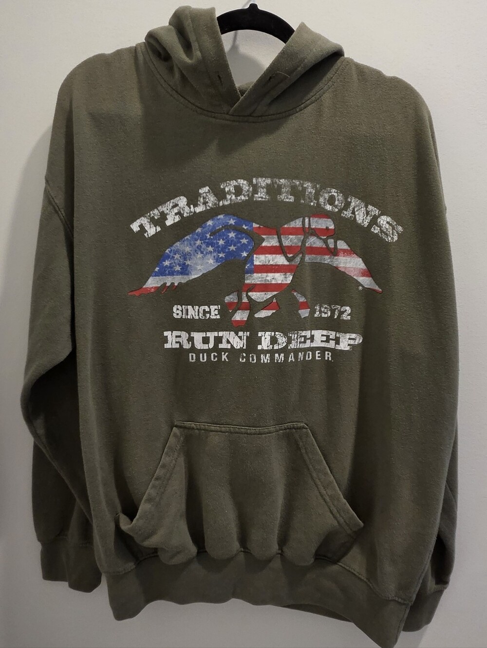 Duck Commander Hoodie Green Traditions Run Deep USA Flag Graphic Logo